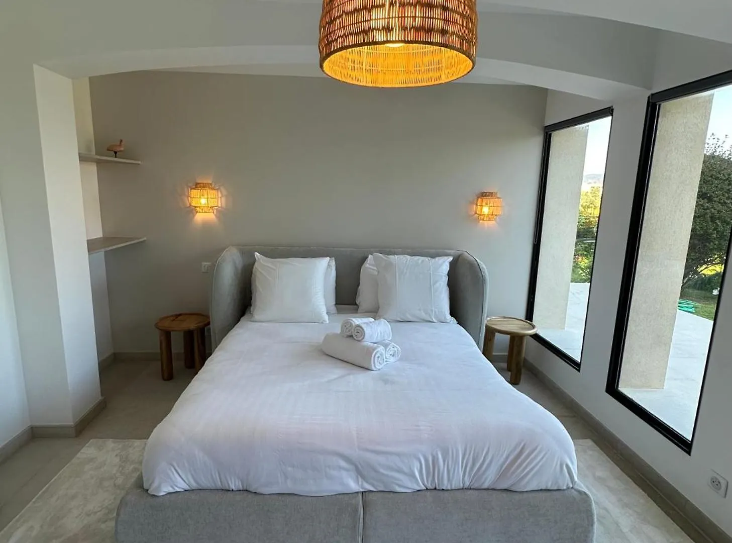 Luxury Villa Pool & Sea View Nice 0*,  Fransa